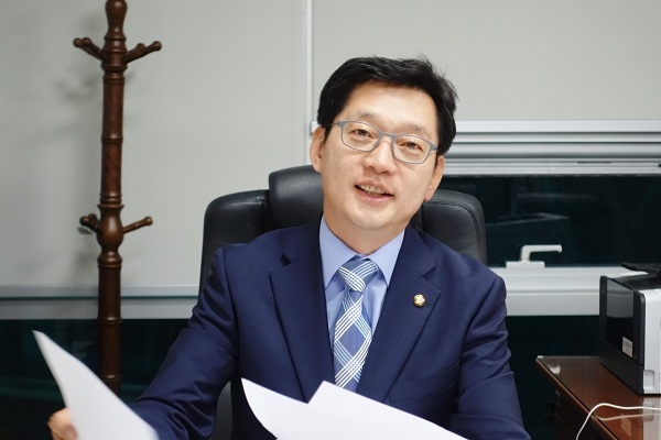김경수 경남도지사.