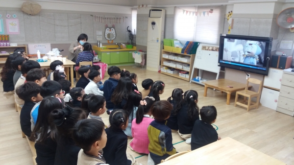울주군 어린이 건강 365 치카치마 입 속 체헙교실 모습