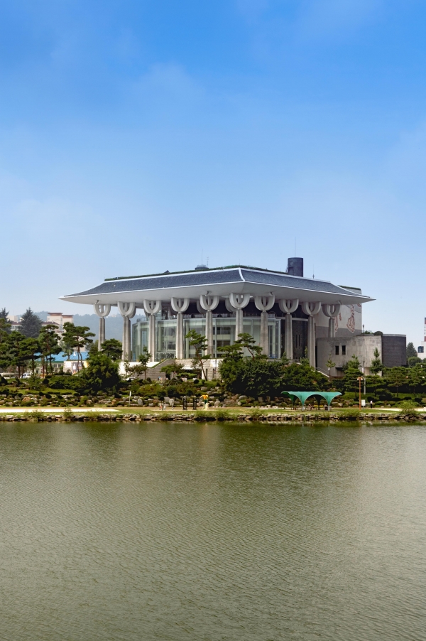 경남문화예술회관 모습
