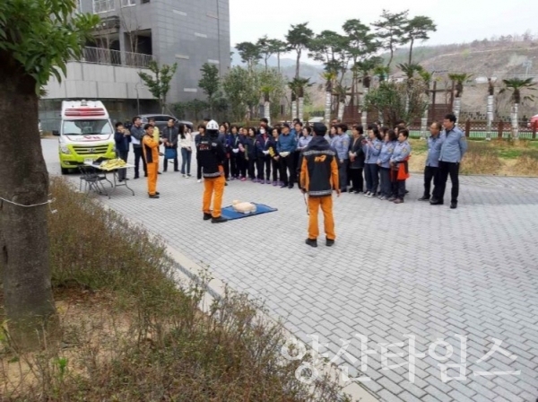 문수산 더샵아파트에서 실시한 화재대피훈련 ⓒ양산타임스