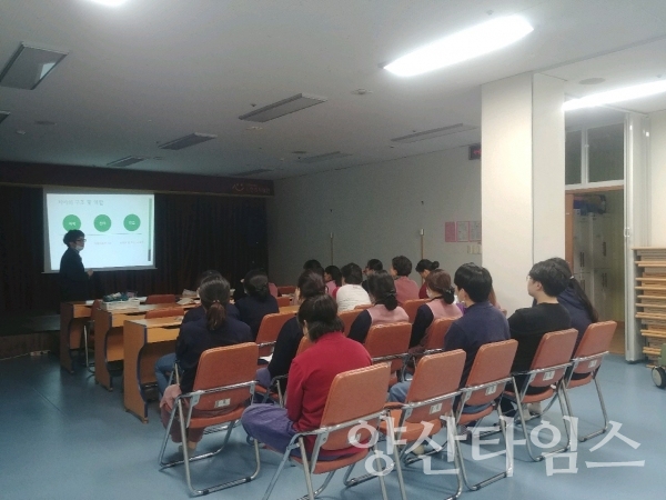 지난 10일 수연재활원에서 장애인과 시설종사자 40명을 대상으로 장애인 구강관리를 실시했다. ⓒ양산타임스