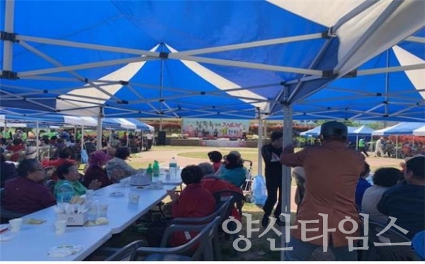 지난 20일에 열린 천성산철쭉제 노래자랑 예선전 ⓒ양산타임스