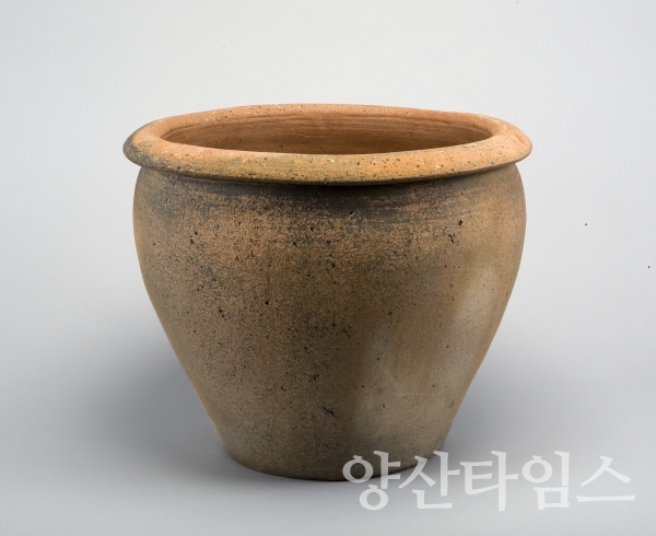 세계도기특별전에 출품된 프랑스 도기 ⓒ양산타임스