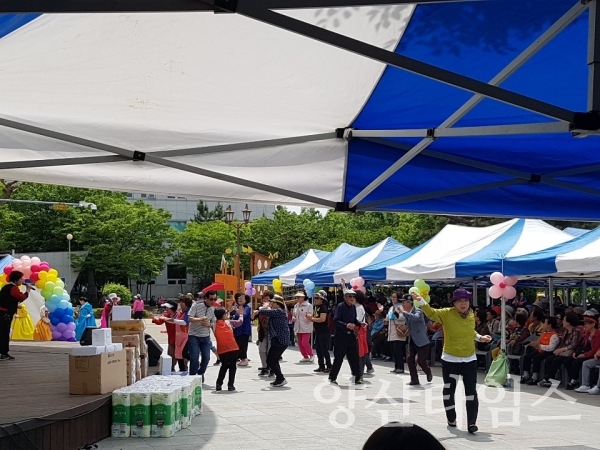 어버이날 열린 양주동 마을 어르신 경로잔치 ⓒ양산타임스