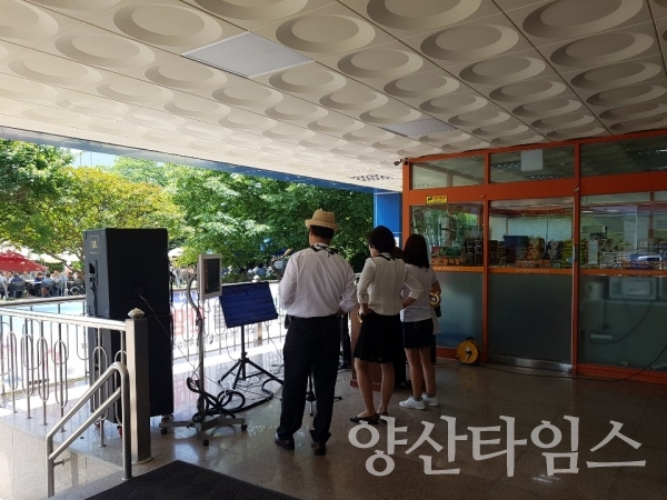 신세계요양병원(이사장 김종우)이 호국보훈의 달을 맞아 보훈가족을 대상으로 지난 13일 보훈행사를 진행했다.ⓒ양산타임스