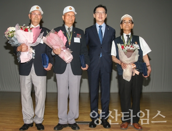 경상남도(도지사 김경수)가 25일 오전 10시, 경남도청 신관 1층 대강당에서 6.25전쟁 제69주년 행사를 개최했다. ⓒ양산타임스