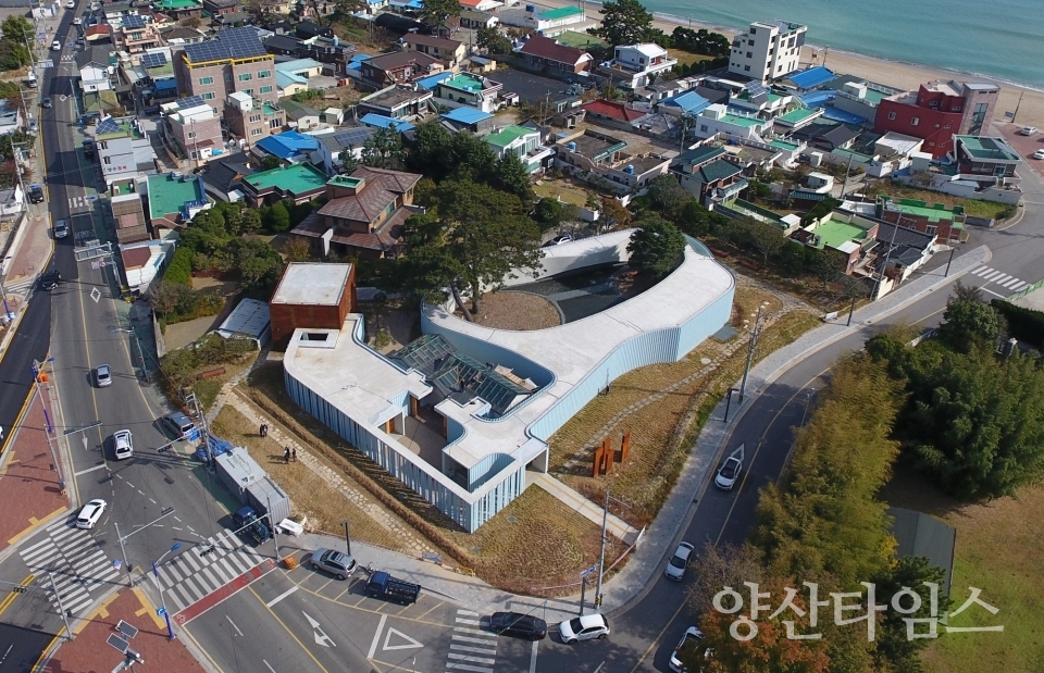 기장군 임랑해수욕장 입구에 위치한 임랑문화공원 전경 ⓒ양산타임스