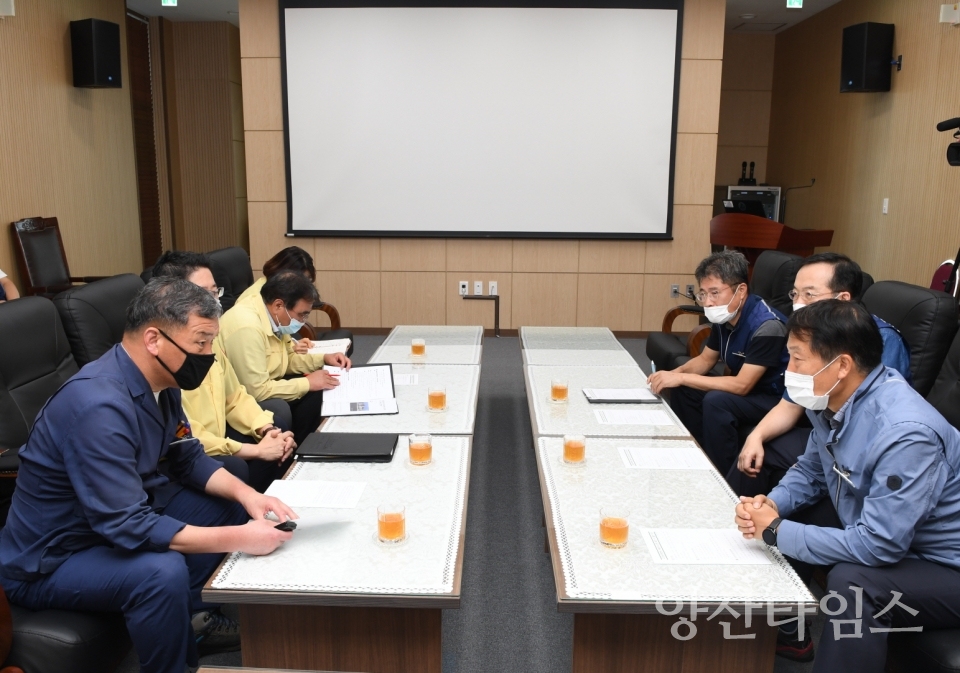3일 오후 2시 반 기장군수는 이신선 고리원자력본부장을 면담하여 태풍 마이삭 영향으로 고리원전 4기 운영 중단에 따른 철저한 원인규명과 재발방지를 촉구했다 ⓒ양산타임스