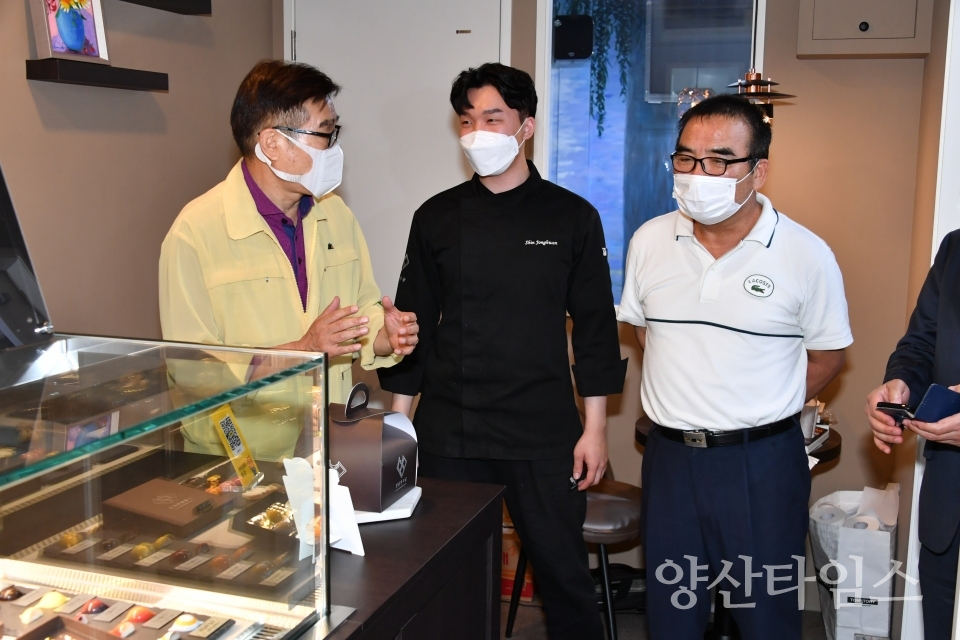 청년몰 방문 ⓒ양산타임스