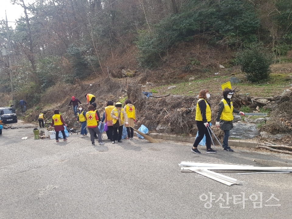 물금읍 봄맞이 대청소 ⓒ양산타임스