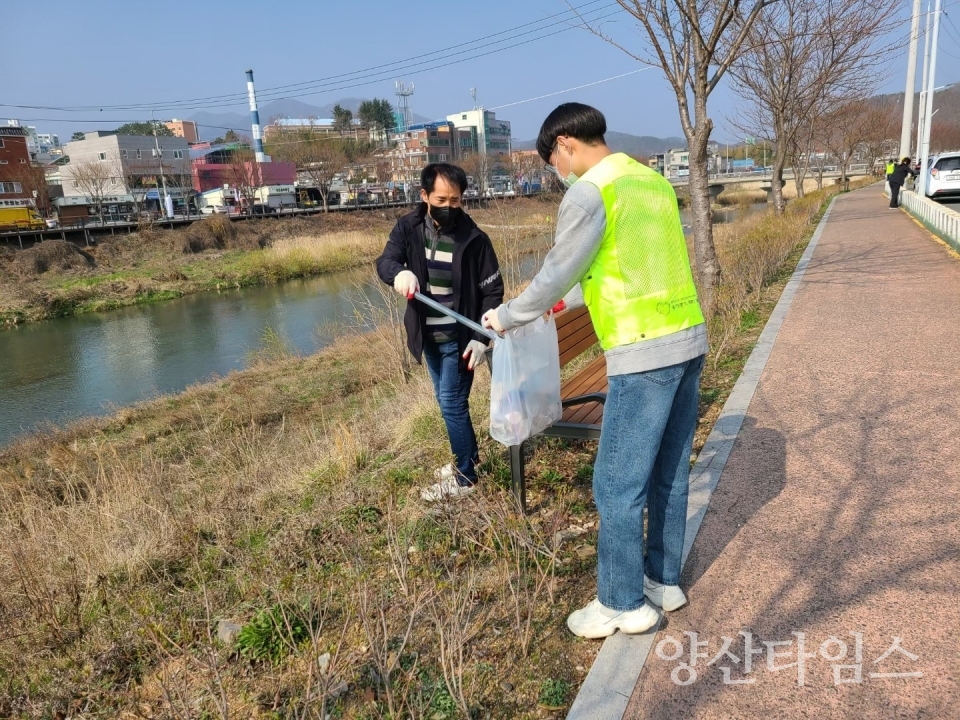 건강가정다문화가족지원센터 봉사활동 ⓒ양산타임스