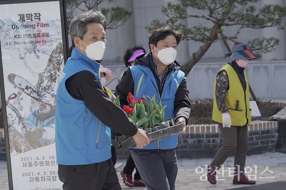 (재)울주문화재단 이상용 대표와 최연수 국장 ⓒ양산타임스
