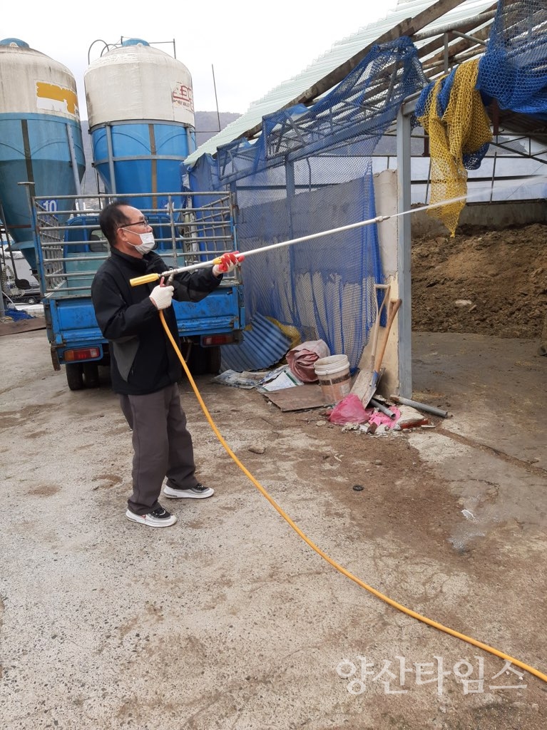 소주동 통장협의회 해충방역ⓒ양산타임스