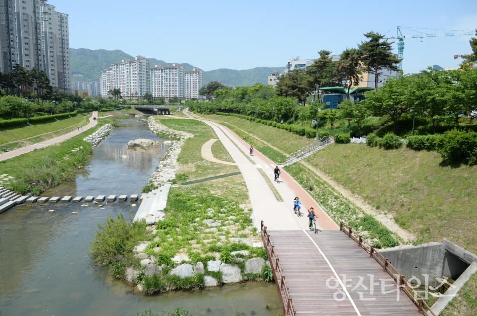 기장군 좌광천 자전거도로 전경ⓒ양산타임스