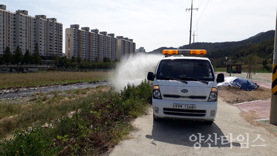 철저한 차단방역_철새도래지 소독ⓒ양산타임스