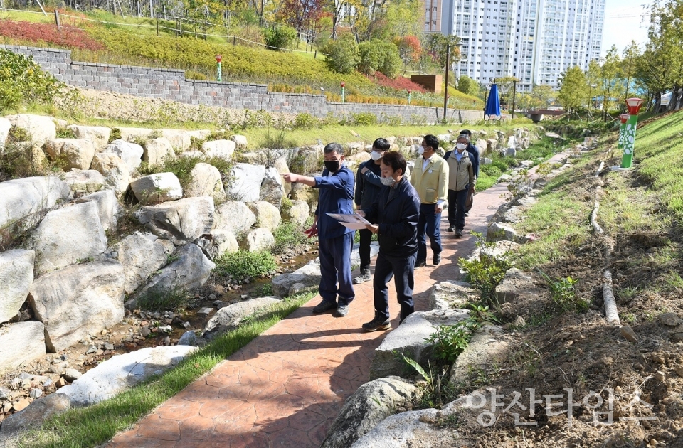 삼성천 점검현장ⓒ양산타임스