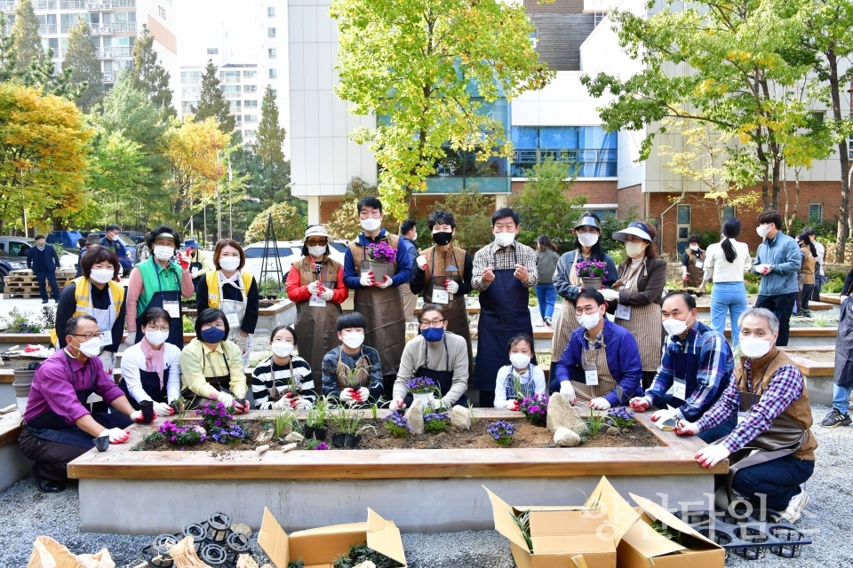 주민참여 꽃밭 만들기 사진ⓒ양산타임스