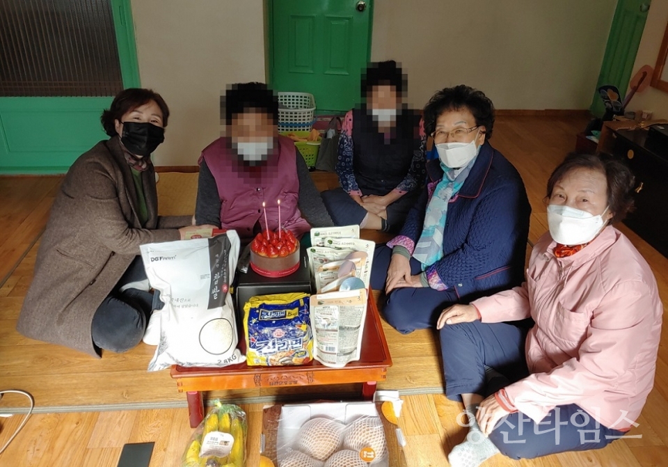 기장군 일광면·일광면지역사회보장협의체, 취약계층 어르신 생일축하 방문 ‘Happy Memory Day’ 운영ⓒ양산타임스