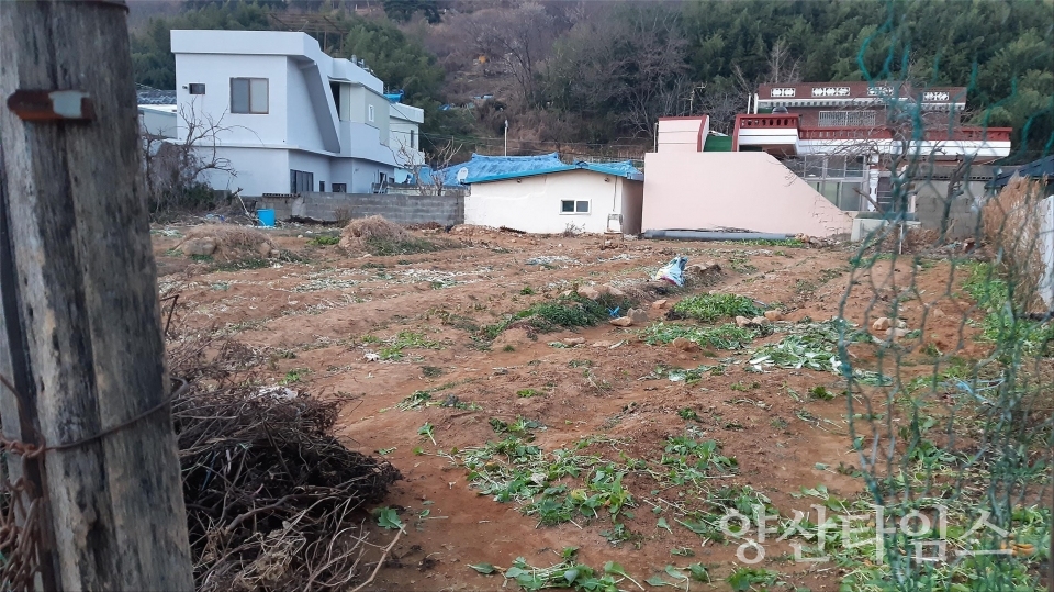 "서리단길 임시공영주차장 조성_조성 전" "서리단길 임시공영주차장 조성"ⓒ양산타임스