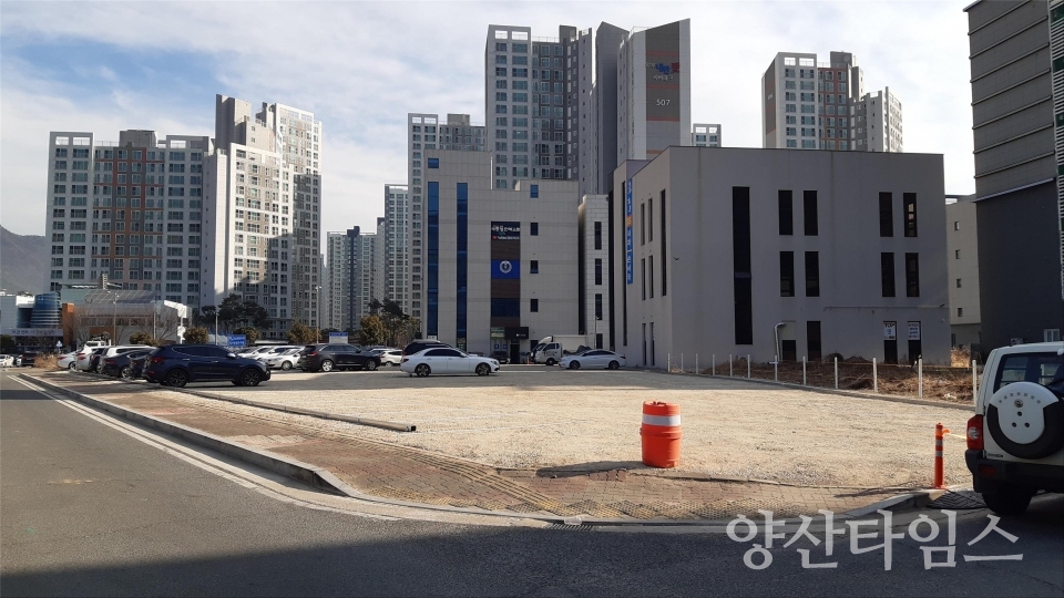 "공한지 임시주차장_물금리 869-1(66면)" "공한지 임시주차장_물금리 868-2(19면)" ⓒ양산타임스