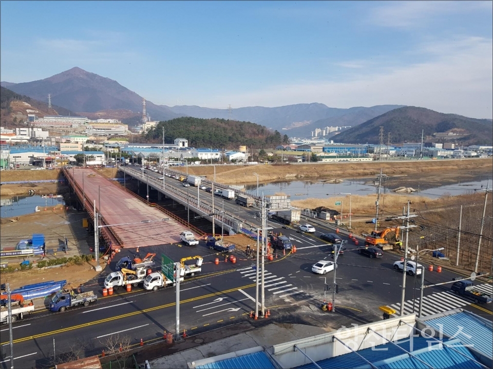 양산교 교통우회용 가설교량 시공현장ⓒ양산타임스