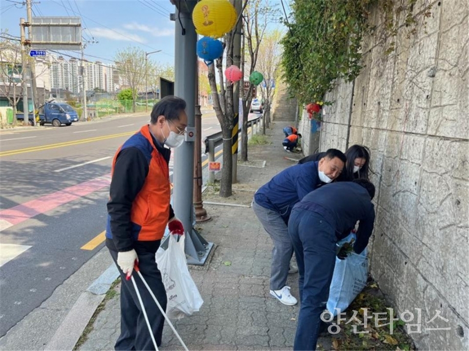 중앙동 통장협의회 환경정화활동ⓒ양산타임스