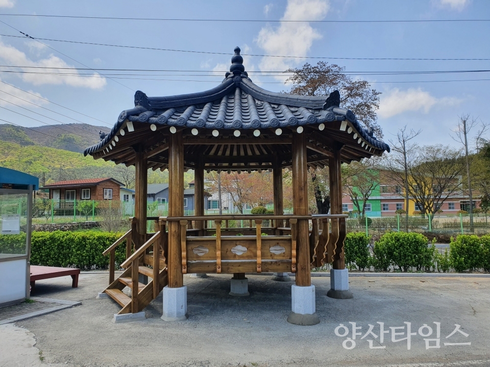두서 외와마을 육각정자 설치완료ⓒ양산타임스
