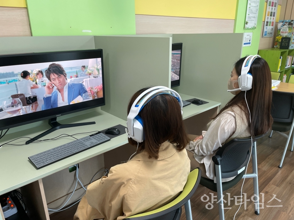삼동 느티나무 작은 도서관 방구석 영화관 사진ⓒ양산타임스