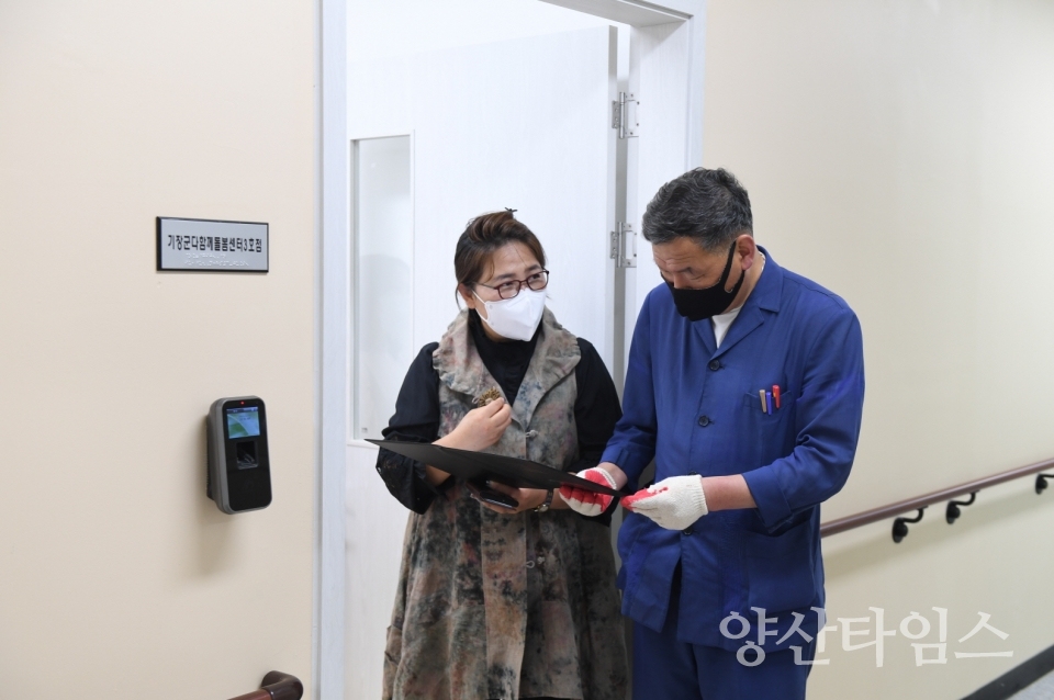 오규석 기장군수는 25일 오전 10시 30분경 양육부담 경감과 초등돌봄 사각지대 해소를 위해 운영 중인 ‘기장 빛‧물‧꿈 교육행복타운’(기장읍 차성로417번길 11) 내 ‘기장군 다함께돌봄센터 3호점’을 방문해 추진 현황에ⓒ양산타임스