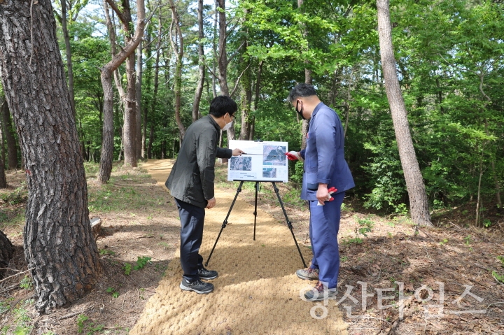오규석 기장군수는 10일 오후 3시경 지역 주민들에게 안전하고 쾌적한 휴식공간을 제공하기 위해 조성 중인 일광유원지 산책로를 방문해 점검했다ⓒ양산타임스