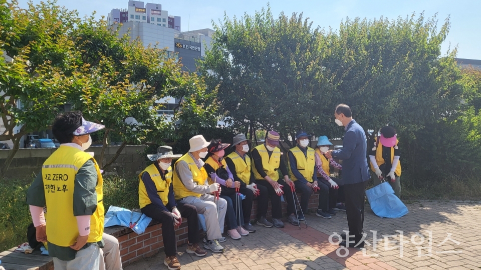 덕계동 노인일자리 현장방문ⓒ양산타임스