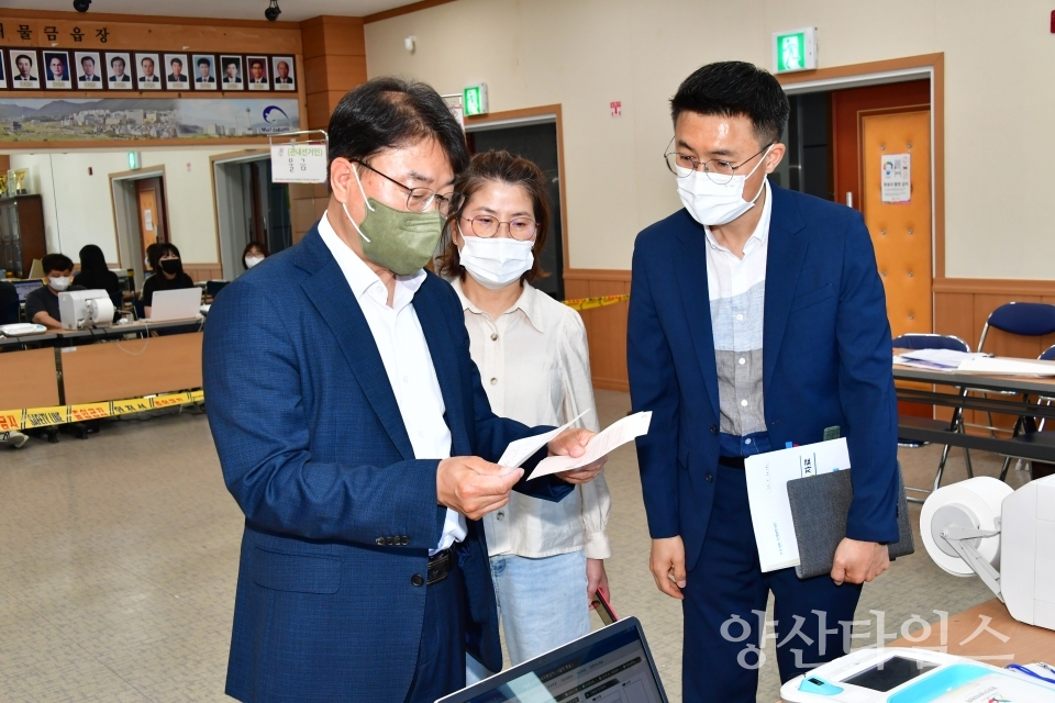 이정곤 권한대행 사전투표장 점검ⓒ양산타임스