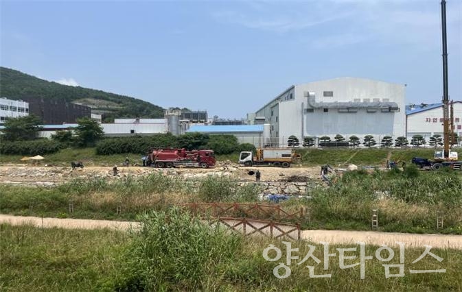 오염하천 준설작업 현장ⓒ양산타임스
