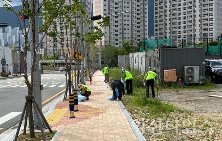 덕계동 국토대청소 실시ⓒ양산타임스