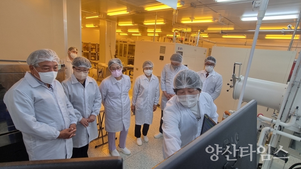 "첨단연구단지 견학_체인지업그라운드" "첨단연구단지 견학_구미전자정보기술원1" "첨단연구단지 견학_구미전자정보기술원2" "첨단연구단지 견학_나노융합기술원" ⓒ양산타임스