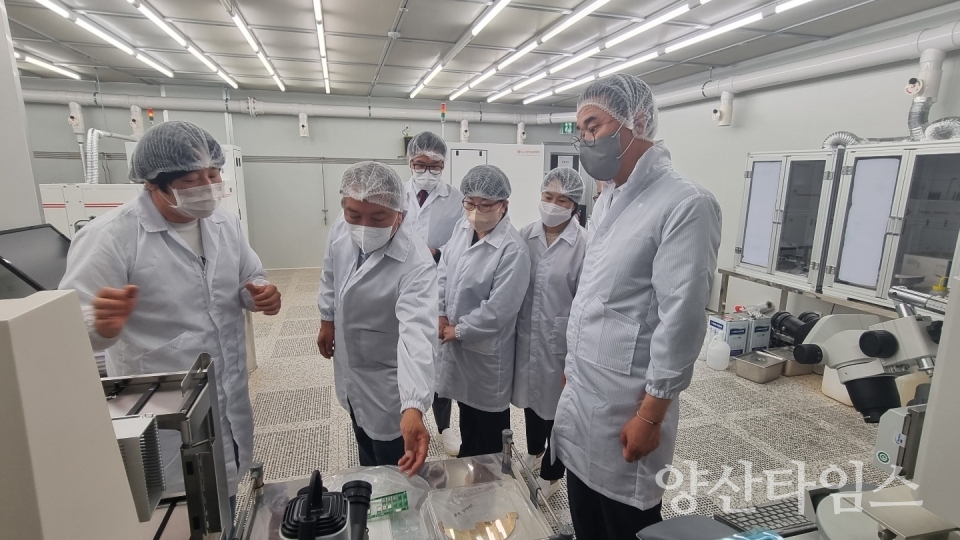 "첨단연구단지 견학_체인지업그라운드" "첨단연구단지 견학_구미전자정보기술원1" "첨단연구단지 견학_구미전자정보기술원2" "첨단연구단지 견학_나노융합기술원" ⓒ양산타임스