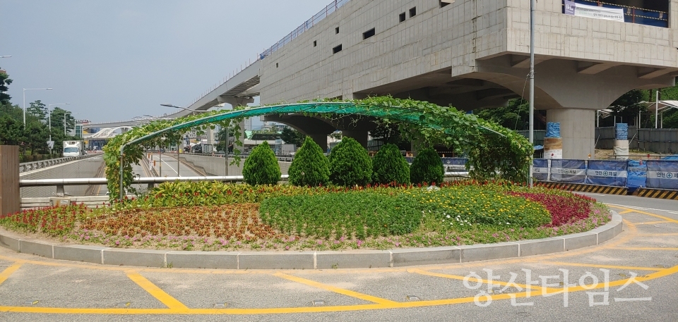 도심 곳곳 꽃탑 및 화분 설치ⓒ양산타임스