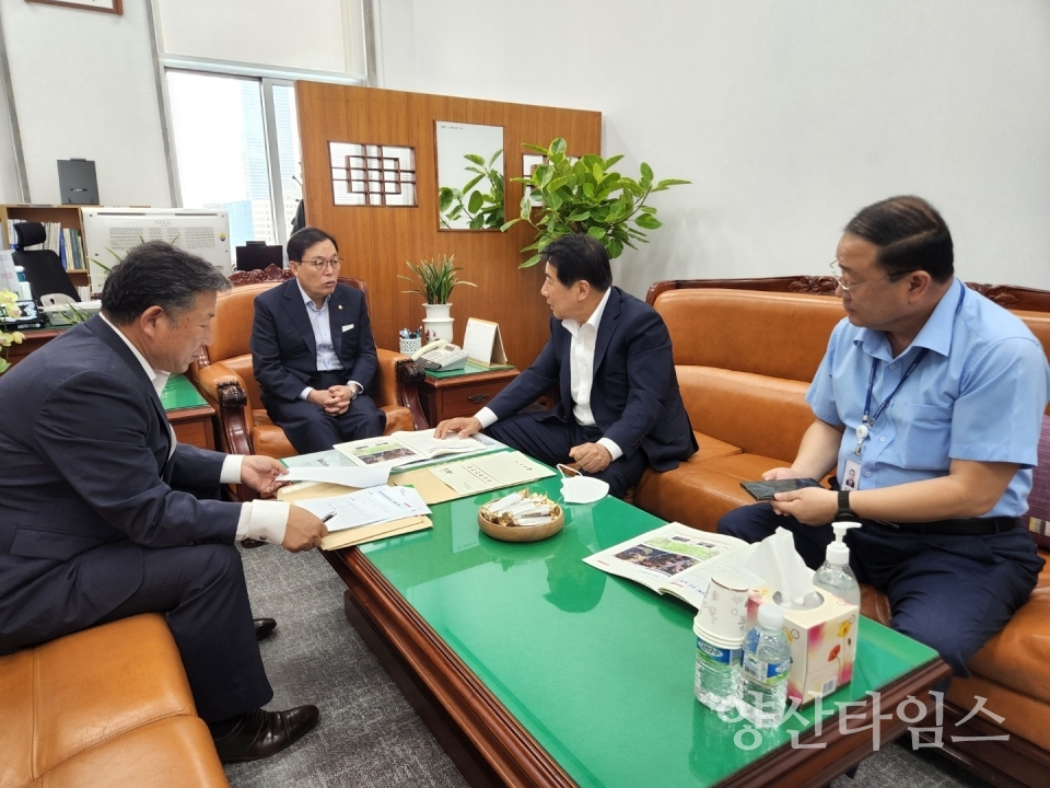 나동연 양산시장과 이채익 국회의원ⓒ양산타임스