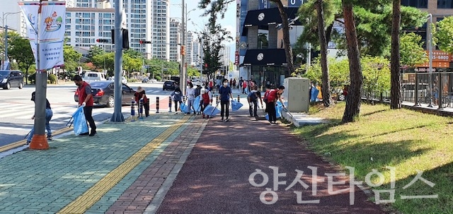 물금읍 도민체전 대비 국토대청소ⓒ양산타임스