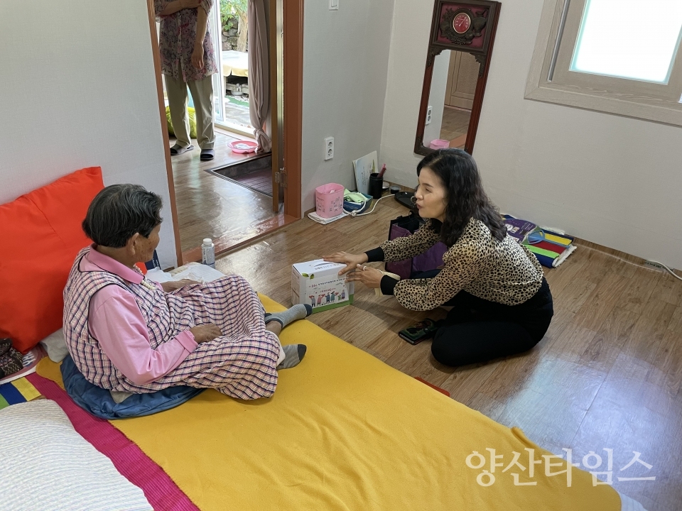 덕계동 최고령 어르신 추석 안부인사ⓒ양산타임스