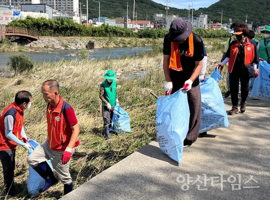 서창동 태풍피해복구 국토대청소ⓒ양산타임스