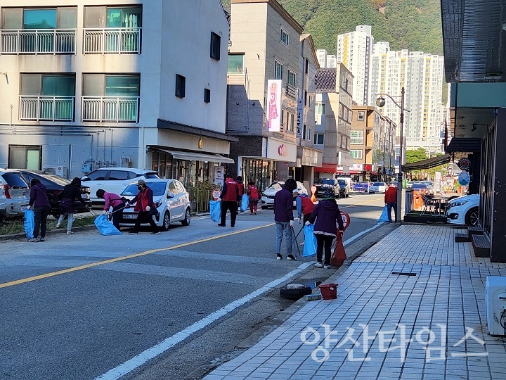 물금읍 10월 국토대청소ⓒ양산타임스