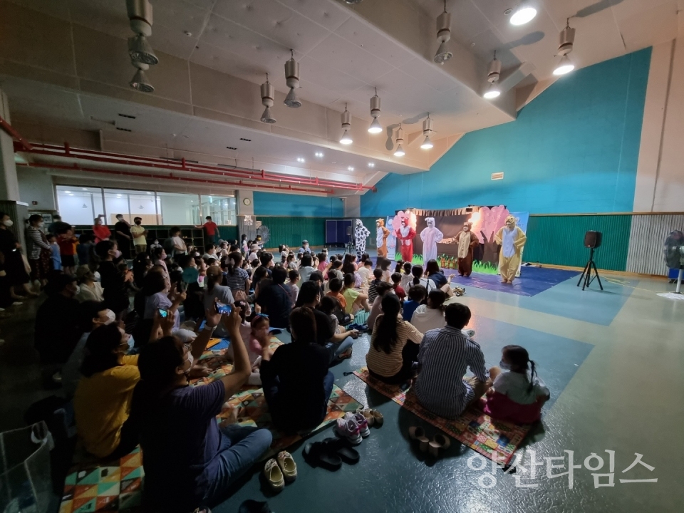 "시립도서관_이지더원리버포레작은도서관(신지은작가와의 만남)" "시립도서관_꿈꾸는내안애작은도서관(인형극공연)" "시립도서관_아이비북스작은도서관(그림책 수업)" ⓒ양산타임스