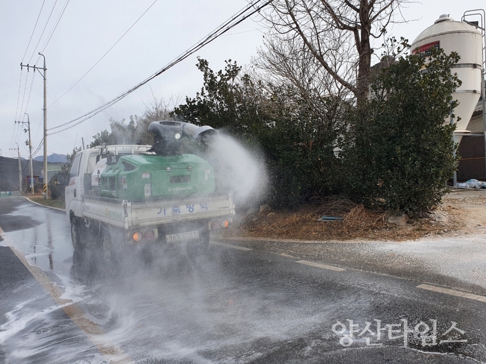 가금농장 주변 방역ⓒ양산타임스