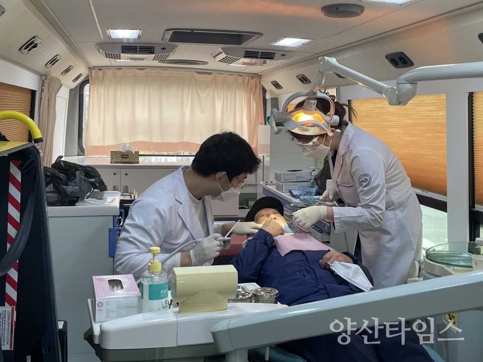 의료봉사사진ⓒ양산타임스
