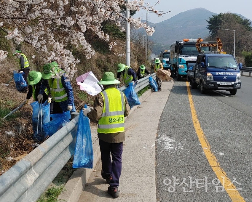 기장군이 국제박람회기구 현지실사에 대비 대대적인 환경 정비를 시행하고 있다.ⓒ양산타임스