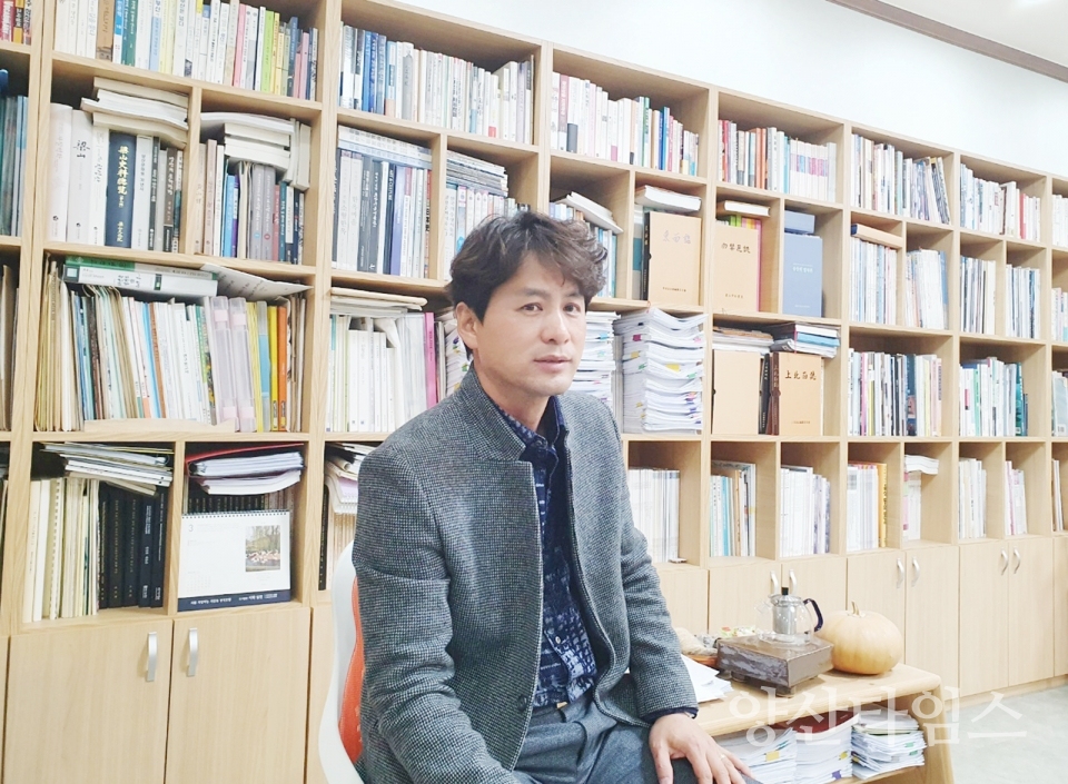 "전이섭 작가 프로필" "시립도서관 전이섭 작가와의 만남" ⓒ양산타임스