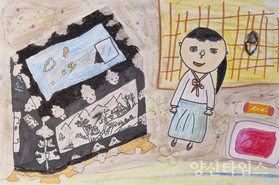 "[크기변환]우리문화재 그리기" "[크기변환]우리문화재 그리기 심사 모습" "[크기변환]우리문화재 그리기 으뜸상(고학년 김민지)" "[크기변환]우리문화재 그리기 으뜸상(저학년 김나경)" ⓒ양산타임스