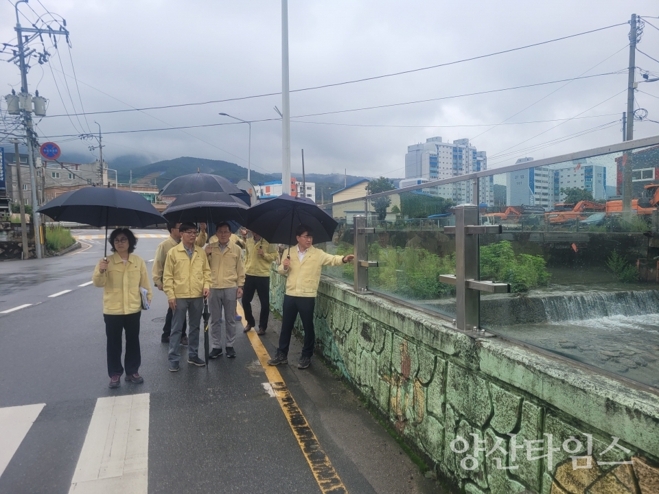 "침수 우려지역 현장점검_새진흥앞" "침수 우려지역 현장점검_대우마리나" ⓒ양산타임스