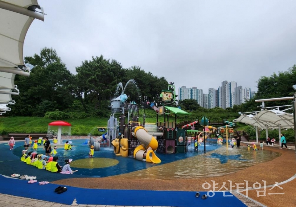 "웅상 명동공원 물놀이장" "물금 디자인공원 물놀이장"